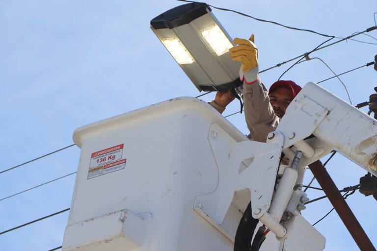 EL 88 % DEL MUNICIPIO YA CUENTA CON NUEVO ALUMBRADO 4