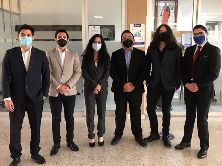 ESTUDIANTES DE DERECHO 24NOV2020