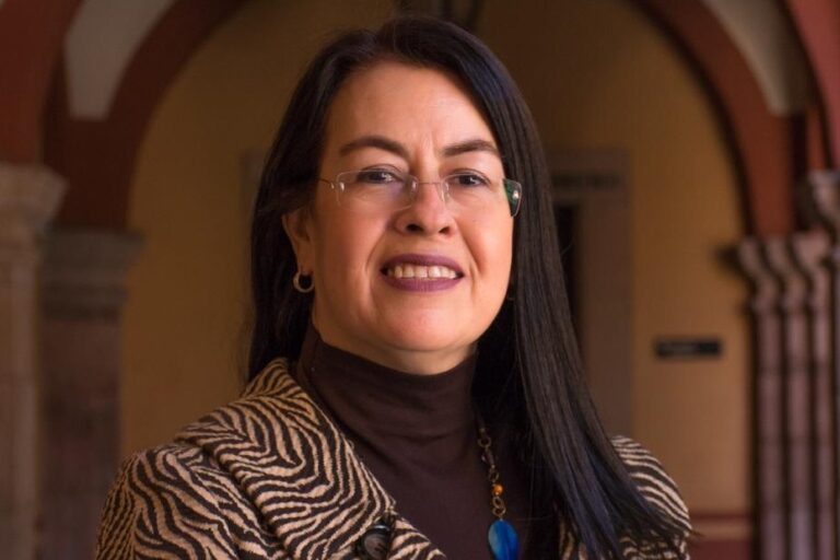 DOCTORA CLAUDIA GONZÁLEZ 04NOV2020