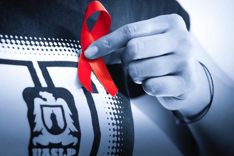 ENFERMEDAD CRÓNICA SIDA 01DIC2020