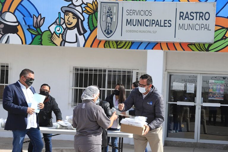 ENTREGA DE UNIFORMES 22DIC2020