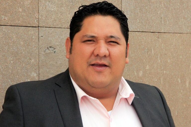 Roger Errejon Alaniz (2)