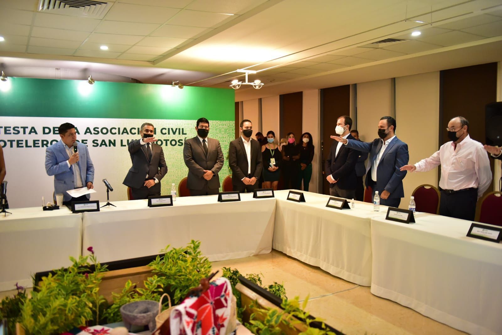 GOBERNADOR TOMA PROTESTA A INTEGRANTES DE “INVERSIONISTAS HOTELEROS DE SAN LUIS POTOSÍ” (3)