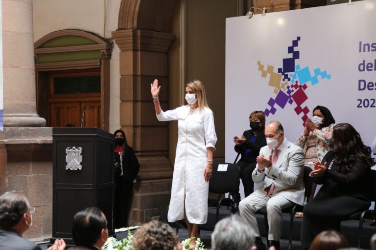 PRESIDENTA REITERA 05OCT2021