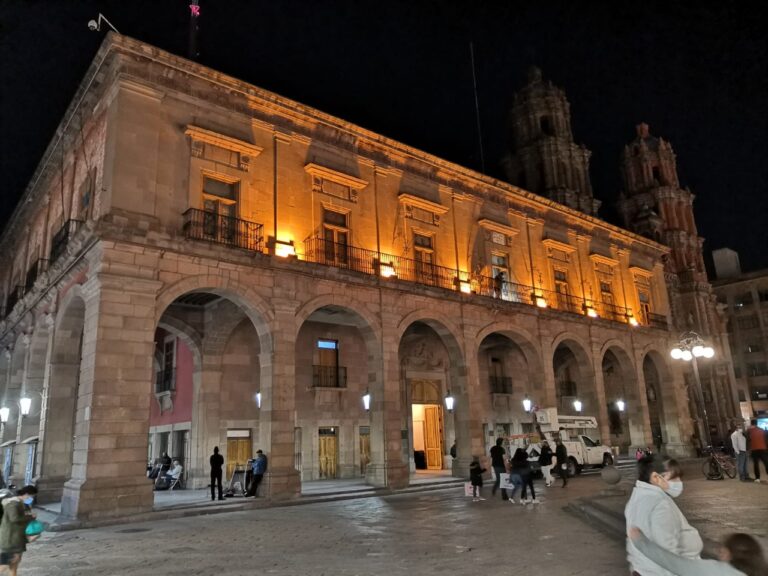 ILUMINACIÓN PALACIO MPAL 25NOV2021