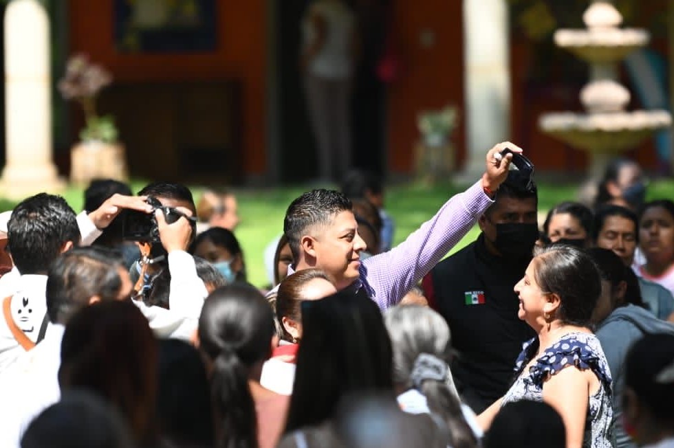 RICARDO GALLARDO Y MILES 05MAYO2022 (2)