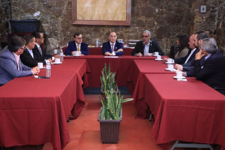 EMBAJADOR URUGUAY 15NOV2022