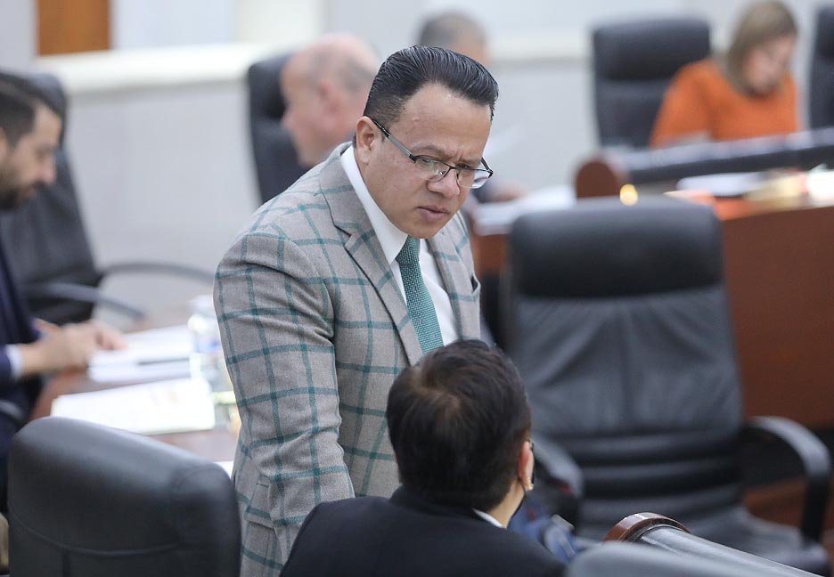 ROBERTO U MENDOZA P 24NOV2022