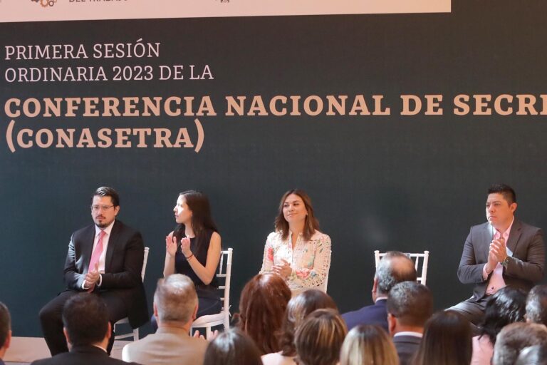 Dip. Cinthia Verónica Segovia Colunga Reunión de Secretarios de la STPS. (2)
