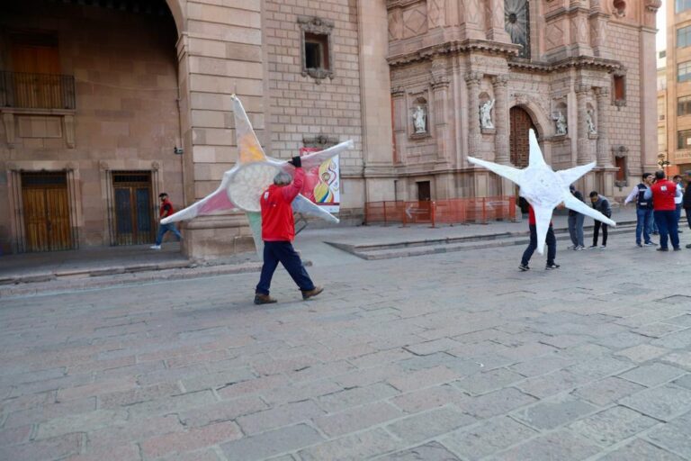 DECORACIÓN NAVIDEÑA 22NOV2023