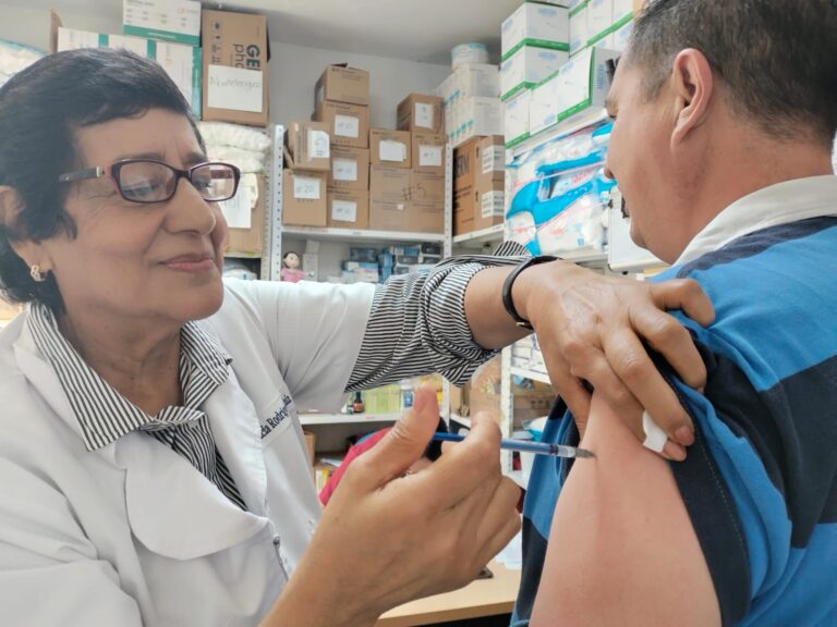 VACUNAN A PERSONAL DIF 21NOV2023