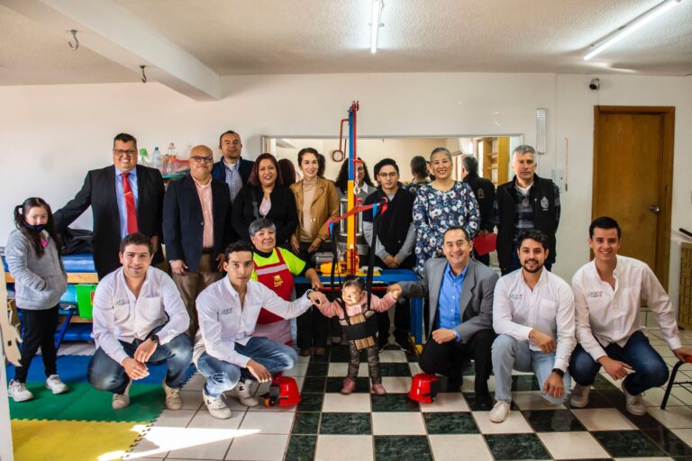 Estudiantes de Ingeniería de la UASLP, diseñan y donan arnés (2)