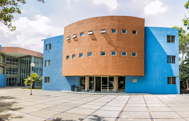 FACULTAD DE CIENCIAS SOCIALES Y HUMANIDADES Panorama1