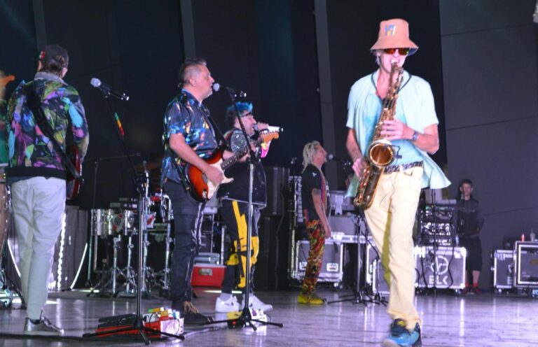 230224 8542, LOS AUTÉNTICOS DECADENTES HACEN VIBRAR AL TEATRO DE LA CIUDAD EN EL TANGAMANGA I (3)