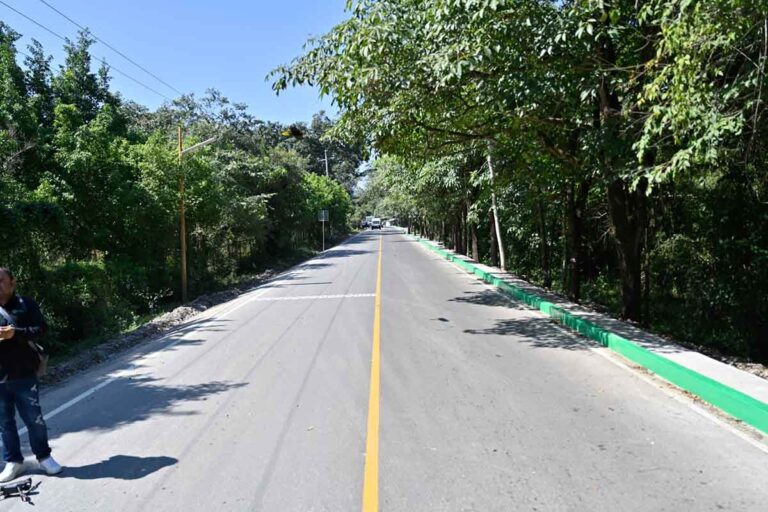 270224 8587, RICARDO GALLARDO ENTREGA CAMINO DE ACCESO A TECNOLÓGICO DE TAMAZUNCHALE (1)