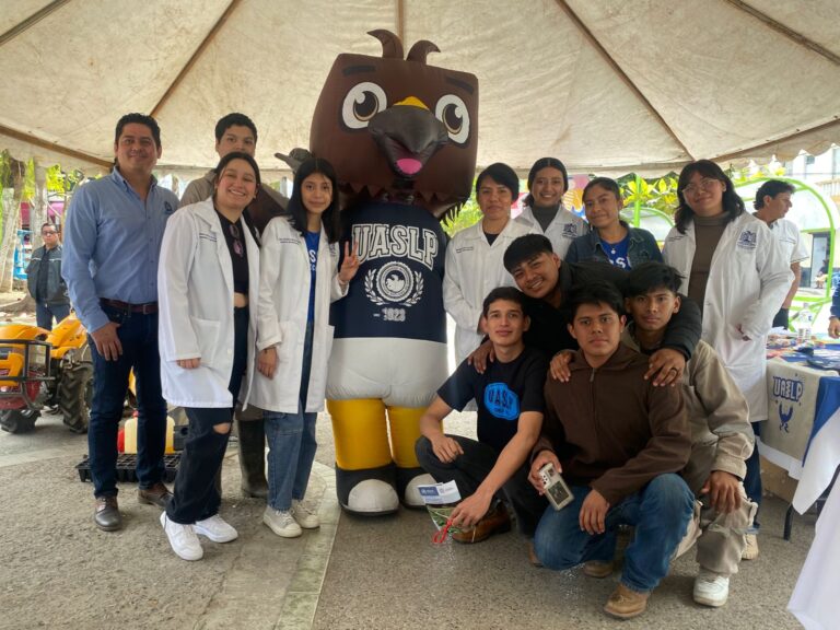 Feria de las Carreras Coordinación Académica Región Huasteca Sur (CARHS) (7)