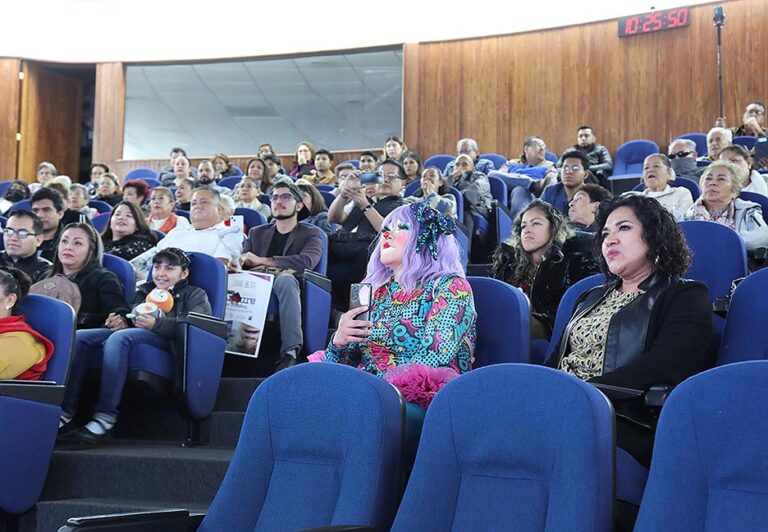 Presentación del cortometraje _Regalos de Amor