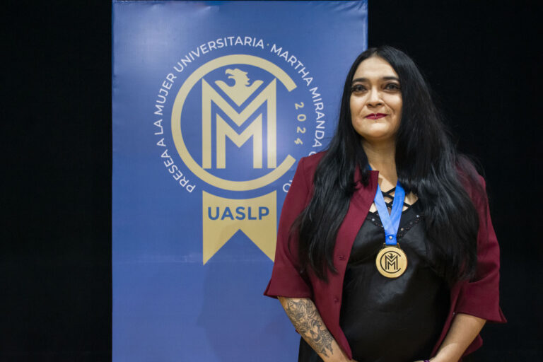 03-13-2024 ENTREGA PRESEA MARTHA MIRANDA CASTROIFIGENIA PATINŽO GALLEGOS DSC_8627