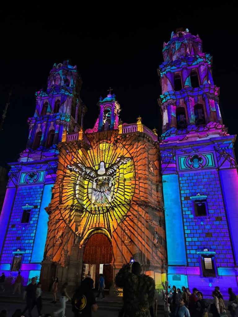 300324 8888, SE ILUMINA CATEDRAL METROPOLITANA CON FIESTA DE LUZ (3)