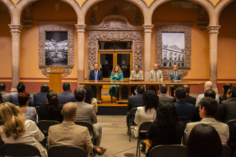 04-26-2024 ENTREGA DE RECONOCIMIENTOS DE ACREDITACION 2023 DSC_1009