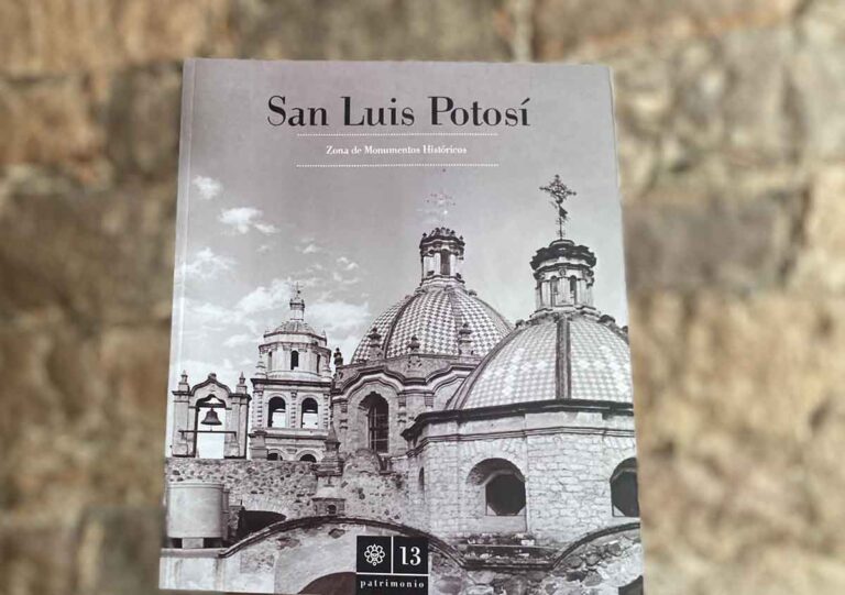 270424 9204, PRESENTAN LIBRO DE LA RIQUEZA ARQUITECTÓNICA DE SAN LUIS POTOSÍ (2)