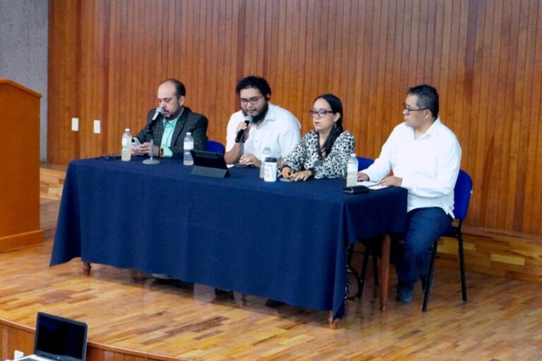 Día de la Tierra con panel conformado por expertos en el tema (3)