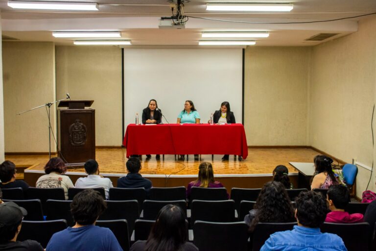 Panel ¿Qué hacen las mujeres en las ciencias computacionales (2)