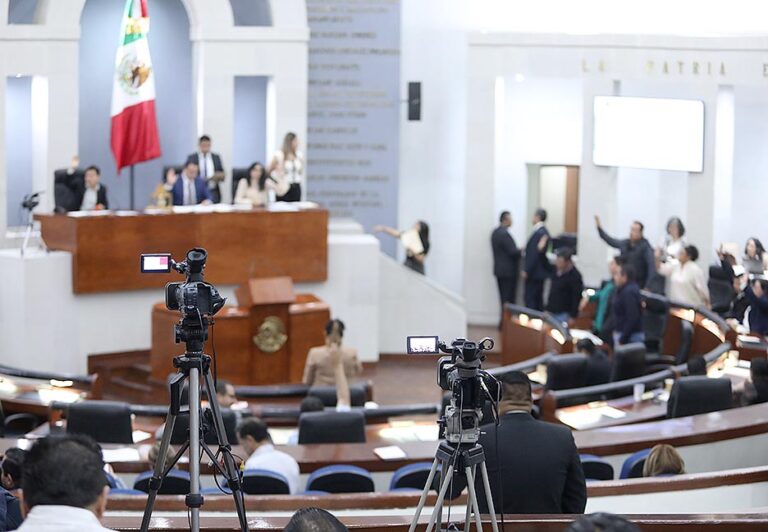 Congreso del Estado,-4