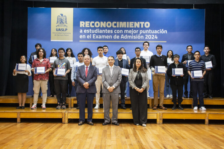 estudiantes reconocidos UASLP