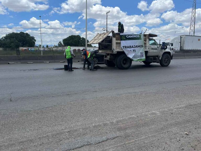 040924 10562, GOBIERNO ESTATAL REALIZA BACHEO Y MANTENIMIENTO EN CIRCUITO POTOSÍ (2)